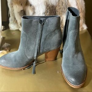 Sam Edelman Mari Grey Iris suede US size 8.5 NWOT never worn but no box